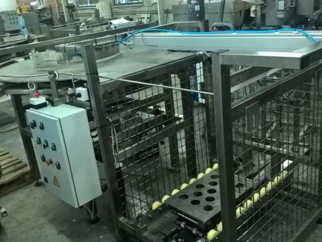 Комплекс загрузки и выгрузки тары из прямоугольных автоклавных корзин (с подвижным дном) в Брянске